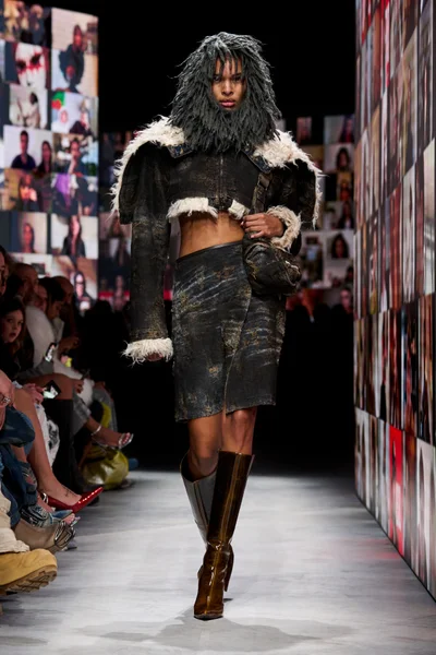 Look 35